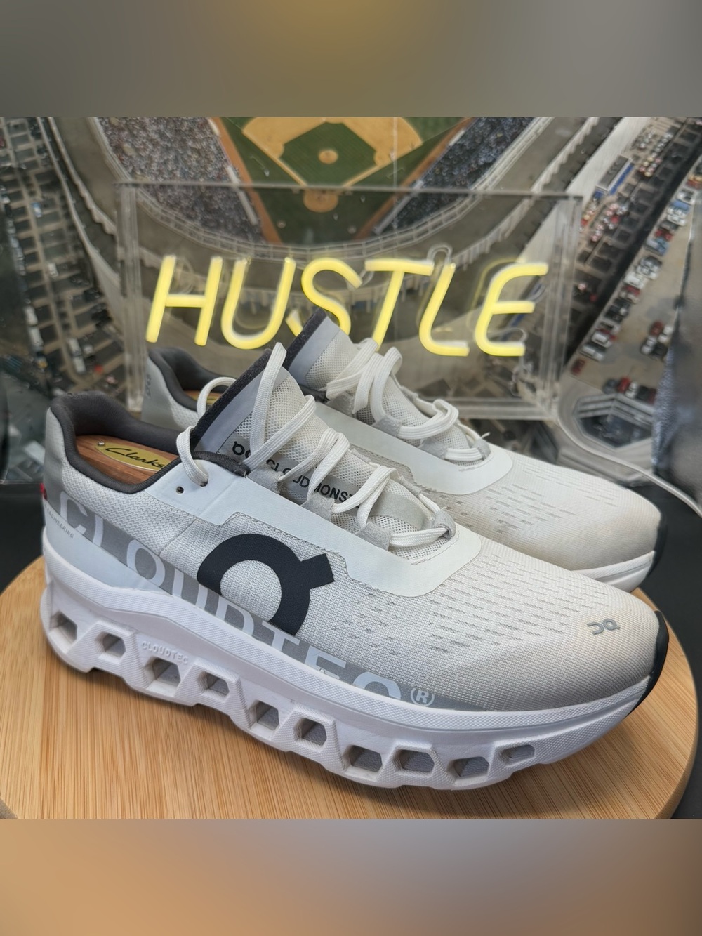 On Cloudmonster Undyed White Mens Size8 US Running Shoes